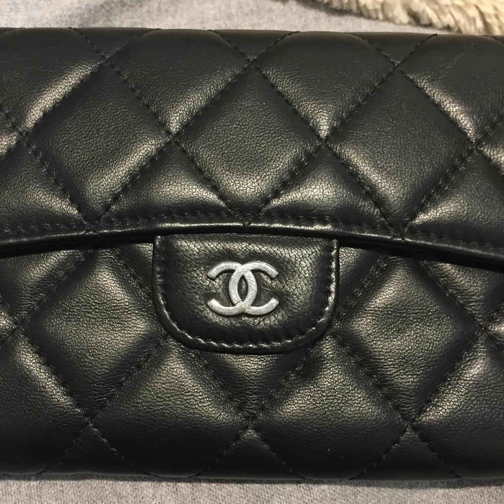 Authentic Chanel Wallet - Picture 7 of 8